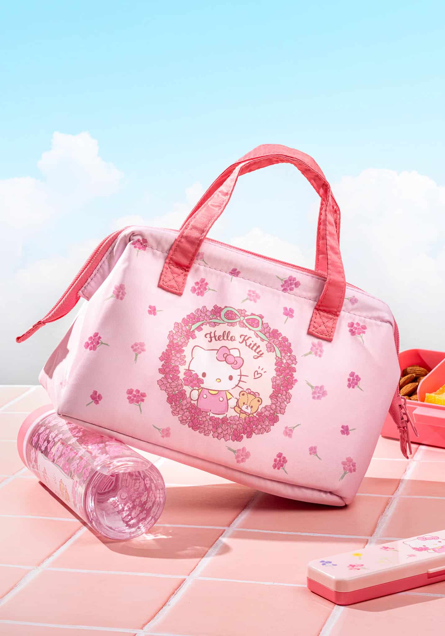 Hello Kitty Insulated Lunch Tote Bag (Floral Wreath)