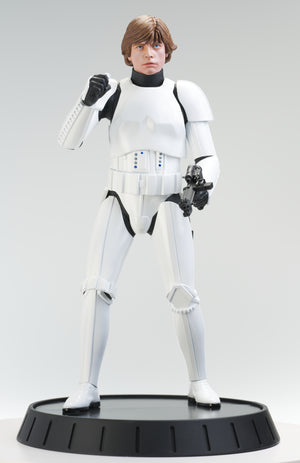 STAR WARS MILESTONES ANH STORMTROOPER LUKE STATUE